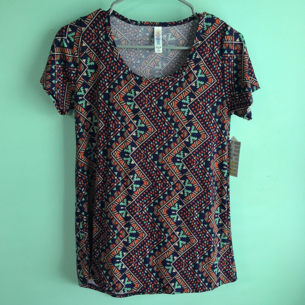 Women Lularoe shirt short tribal print small NWT